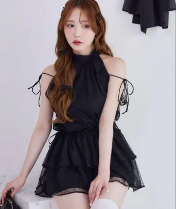 NICE CLAUP 프릴 미니 원피스 블랙 도트