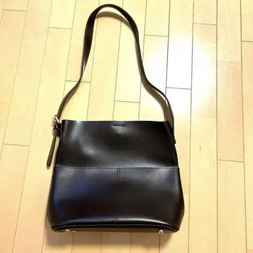 브라운 가죽 숄더백