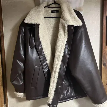 브라운 합성 피혁 무스탕 코트