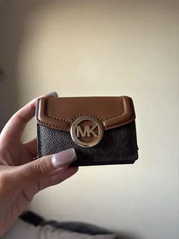 Michael Kors 3단 폴더형 지갑 브라운/블랙