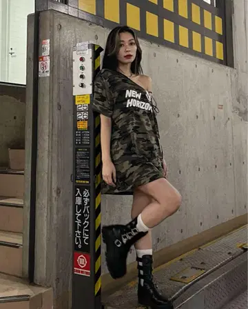 EVRIS 유니폼 원숄더 상의