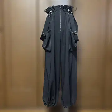 로리즈팜 블랙 허리 프릴 살로펫