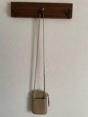 베이지 가죽 사코슈