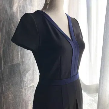 DVF studio 새상품급 원피스 V넥 블랙 x 다크 네이비