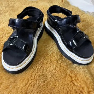 [ Dr. Martens ] 닥터마틴 여성용 샌들 36 23cm 새상품급