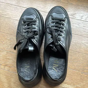 ZARA 블랙 레이스업 신발 EU 40