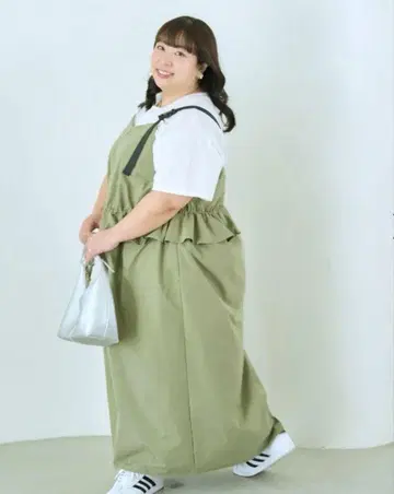 LAVEANGE 모치다 코시히카리 콜라보 버클 스트랩 오버롤 스커트