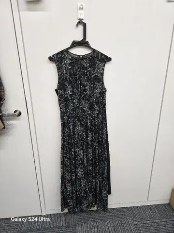 플레어 드레스와 슬립 드레스 세트