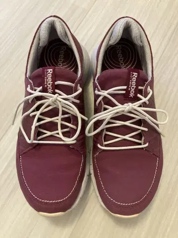 [ Reebok ]
