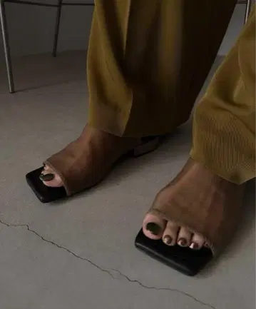 AMERI MEDI SHEER SKIN SANDAL