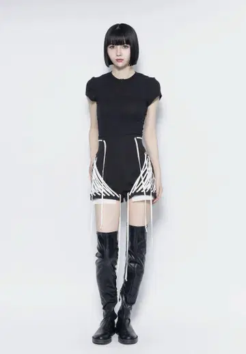 S 레이스 업 쇼츠