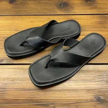 CALLNE 카르네 스퀘어 쪼리 샌들