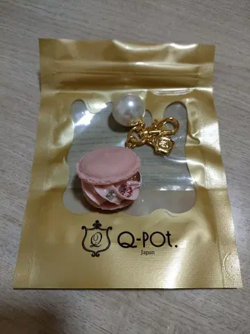 Q-pot 크리미 스트로베리 마카롱 백참