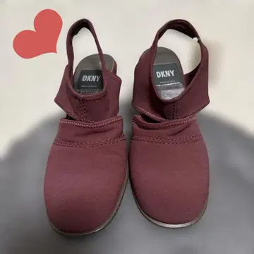 미사용 DKNY 샌들 와인 계열 이탈리아제