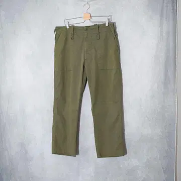 영국군 경량 패티그 팬츠 버튼 결손 있음, 조절끈 포함