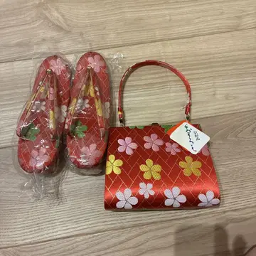 빨간 꽃무늬 기모노 백과 게다 세트