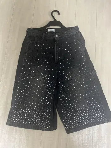 atmos pink 큐빅 페인터 하프 빵