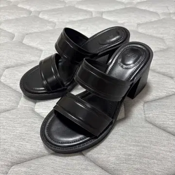 블랙 힐 샌들 더블 스트랩
