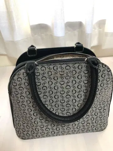 GUESS 게스 다비안 미니 돔 사첼
