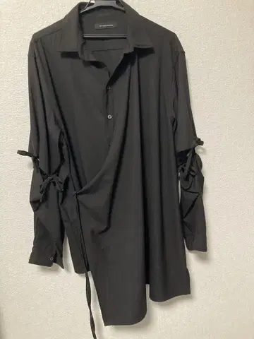 NOT CONVENTIONAL Wrap Separate shirt