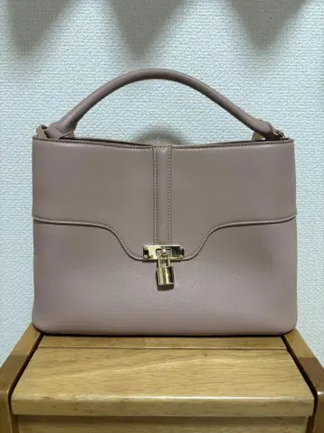 핑크 락 장식 핸드백