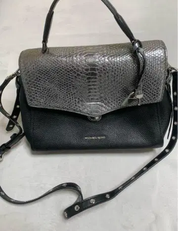 [새상품급] MICHAEL KORS 숄더백 블랙/실버