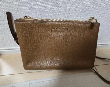 MICHAEL KORS 브라운 숄더백