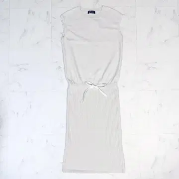 택 포함 새상품 JUSGLITTY 슬리브리스 니트 원피스 타이트