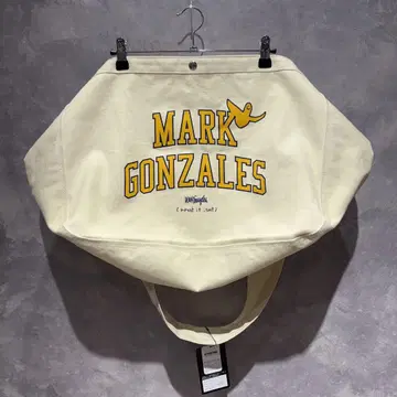 [무료배송] 미사용 새상품 택 포함 MARK GONZALES 숄더백