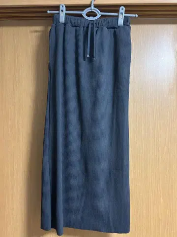 슬릿 컷 리브 타이트 스커트 S 사이즈