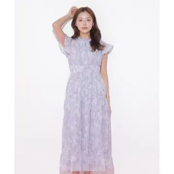 JILL BY JILLSTUART 슬릿 넥 플리츠 원피스