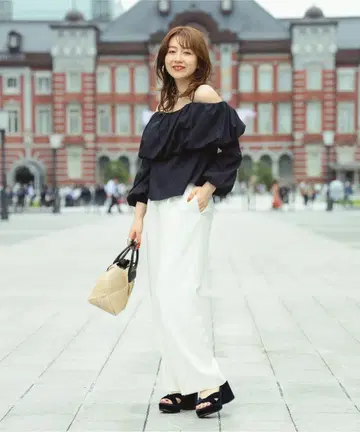 데미룩스 빔즈 벌룬 컬러 오프숄더