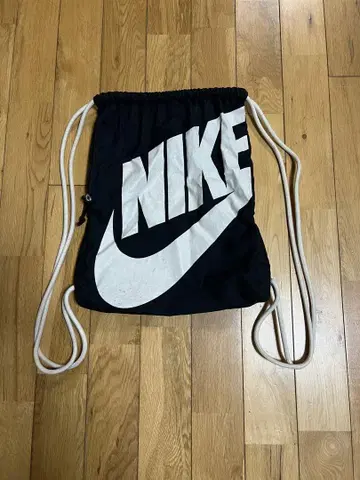 Nike 냅색