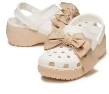 CROCS 클래식 플랫폼 리본 클로그 베이지