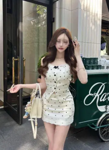 kerry 도트 프릴 셋업 왕홍