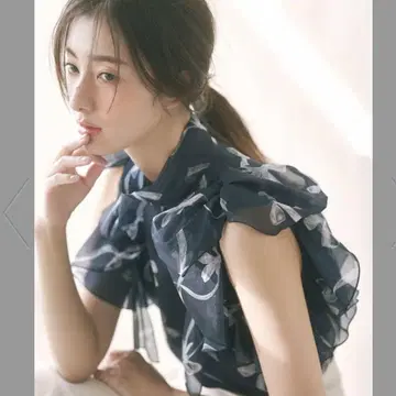 SNIDEL 리본 슬리브 오간자 시스루 블라우스