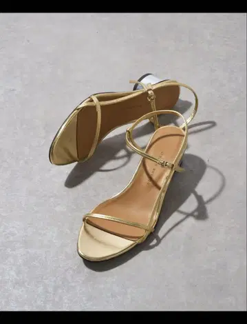 메탈릭 힐 샌들