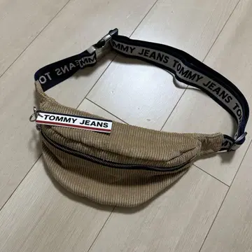 TOMMY JEANS 코듀로이 힙색