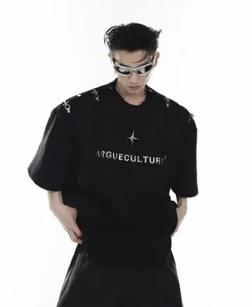 ARGUECULTURE 메탈 3D 로고 티셔츠
