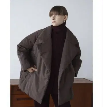 CLANE COCOON SHORT DOWN COAT