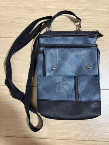 블루 합성 피혁 숄더백 사코슈