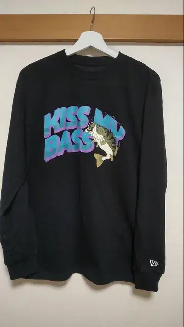 NEW ERA KISS MY BASS 티셔츠 L 사이즈