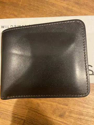 WILDSWANS 그라운더 새들 풀업 블랙