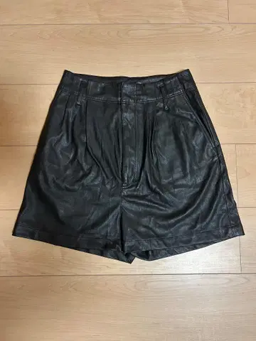 LE CIEL BLEU 블랙 가죽 숏팬츠 36