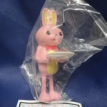 모든 것이 끝나버린 토끼 시크릿 복숭아색 토끼와 초콜릿 케이크