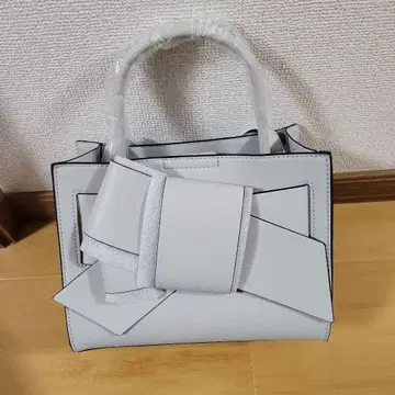 FRAYI.D 리본 포함 화이트 숄더백