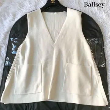 Ballsey 펄 콤비 V넥 베스트 니트 S 정가 2.8만 최근 모델