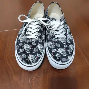 Vans 어센틱 스컬 꽃 블랙