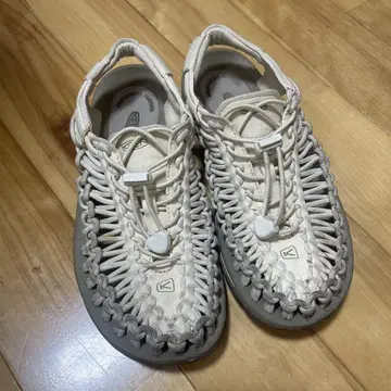 KEEN/24cm