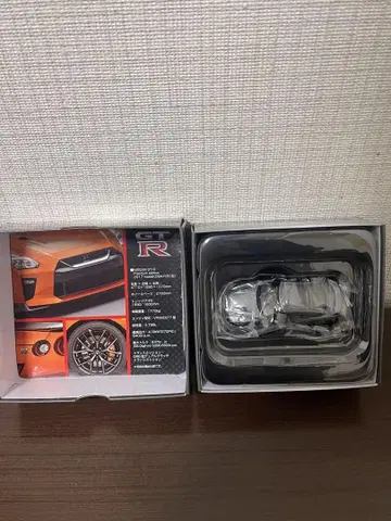 토미카 리미티드 빈티지 GT-R R35 2017 그레이